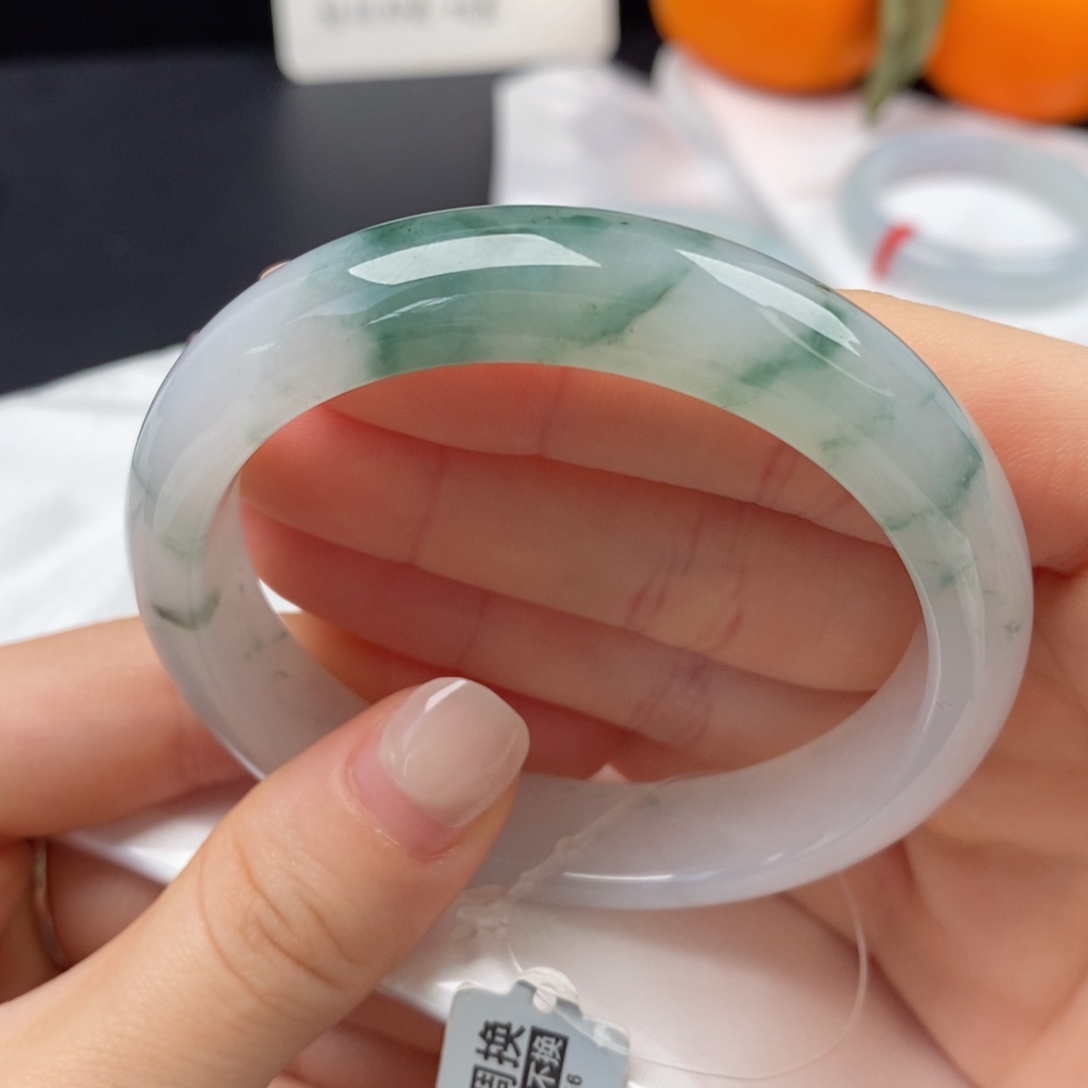 翡翠未镶嵌手镯55圈口