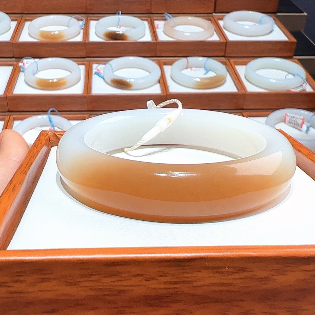 和田玉手镯未镶嵌田**歌54