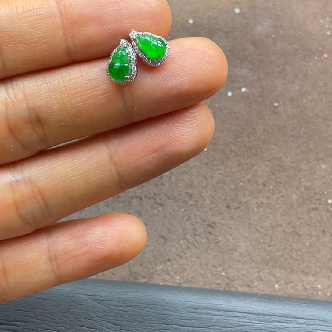 翡翠颈饰18K金镶嵌高冰浓阳绿葫芦耳钉