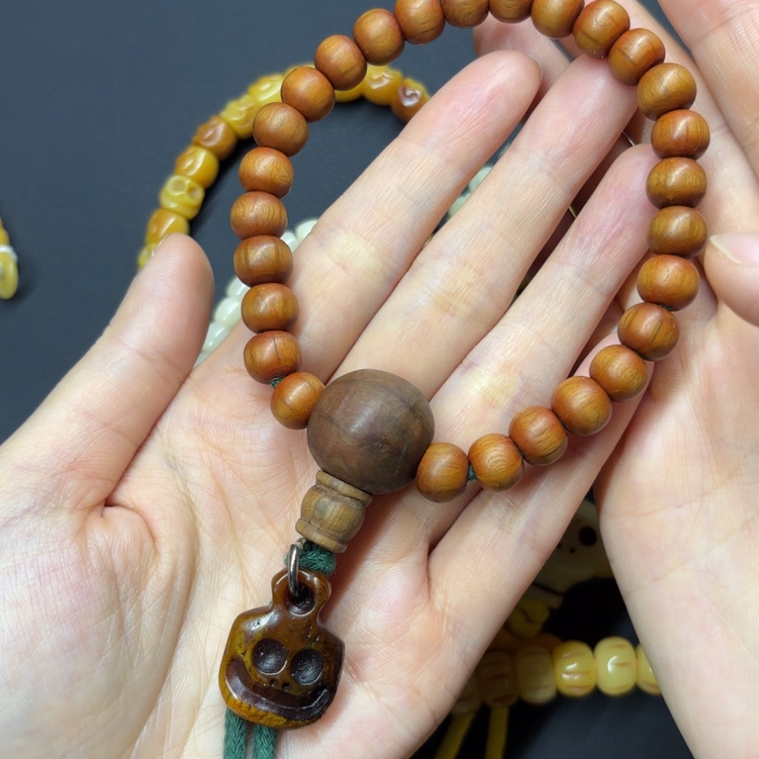 只买单纯的吊坠，没带链子，属的性质。无