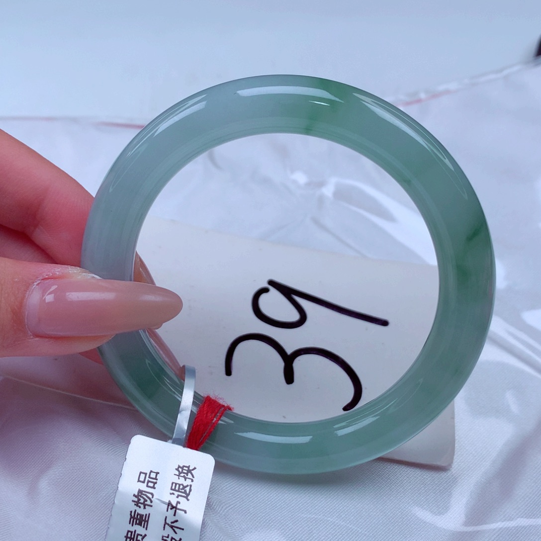 翡翠手镯未镶嵌翡翠52