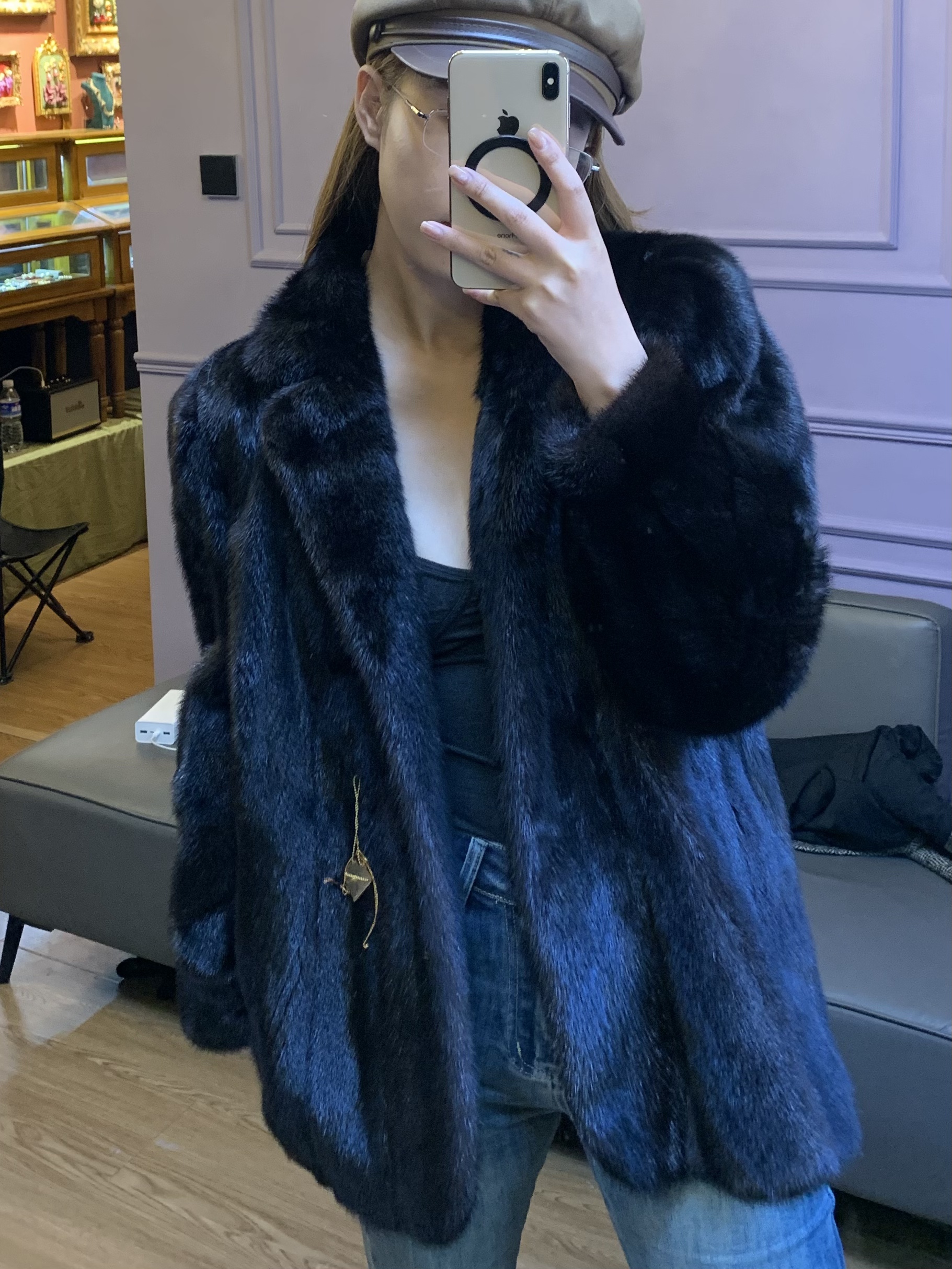 黑棕色短款貂皮外衣全新版