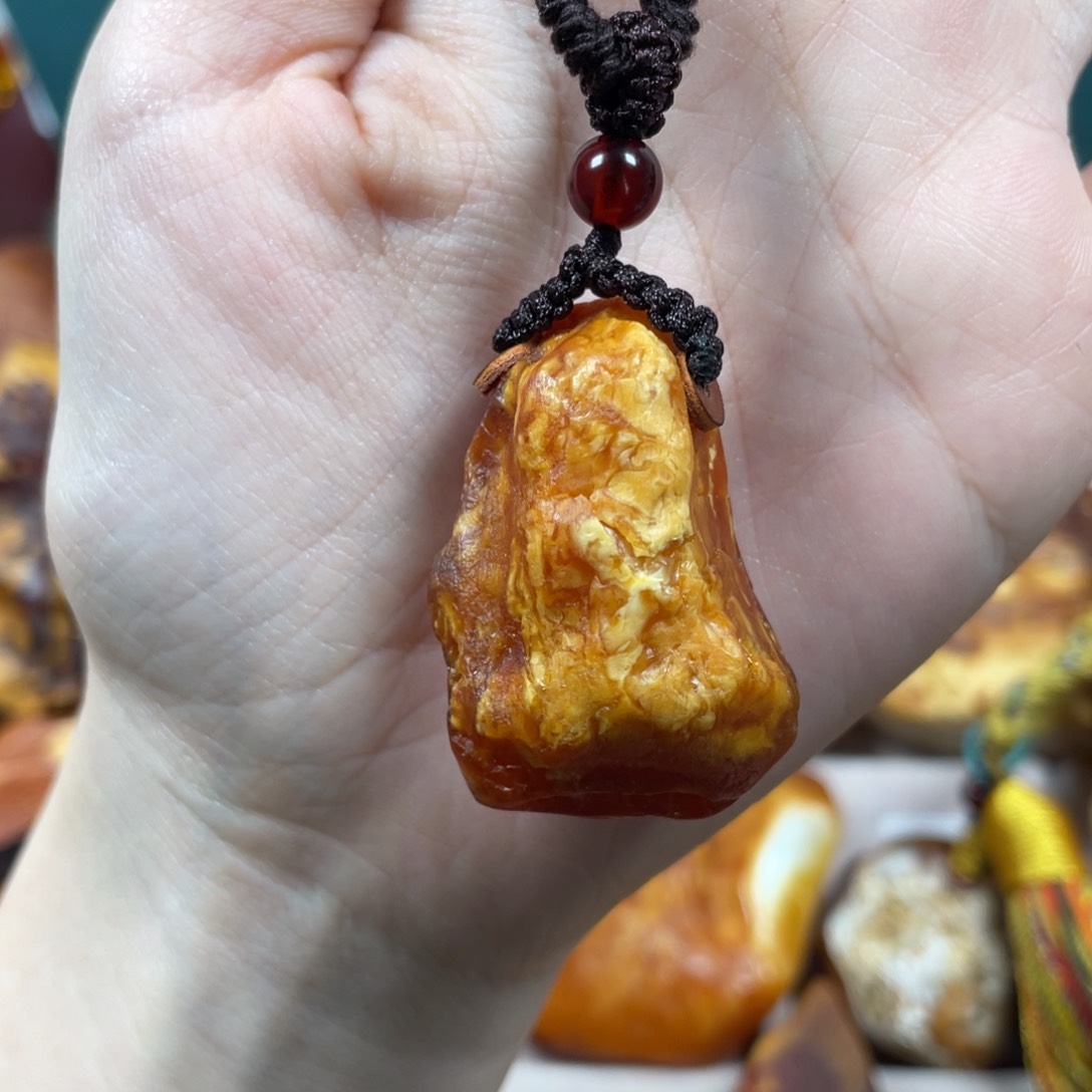 琥珀珠宝奇石未镶嵌