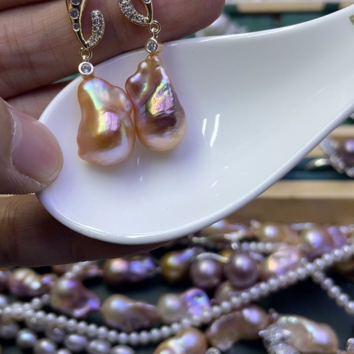 淡水珍珠耳饰合金哈*