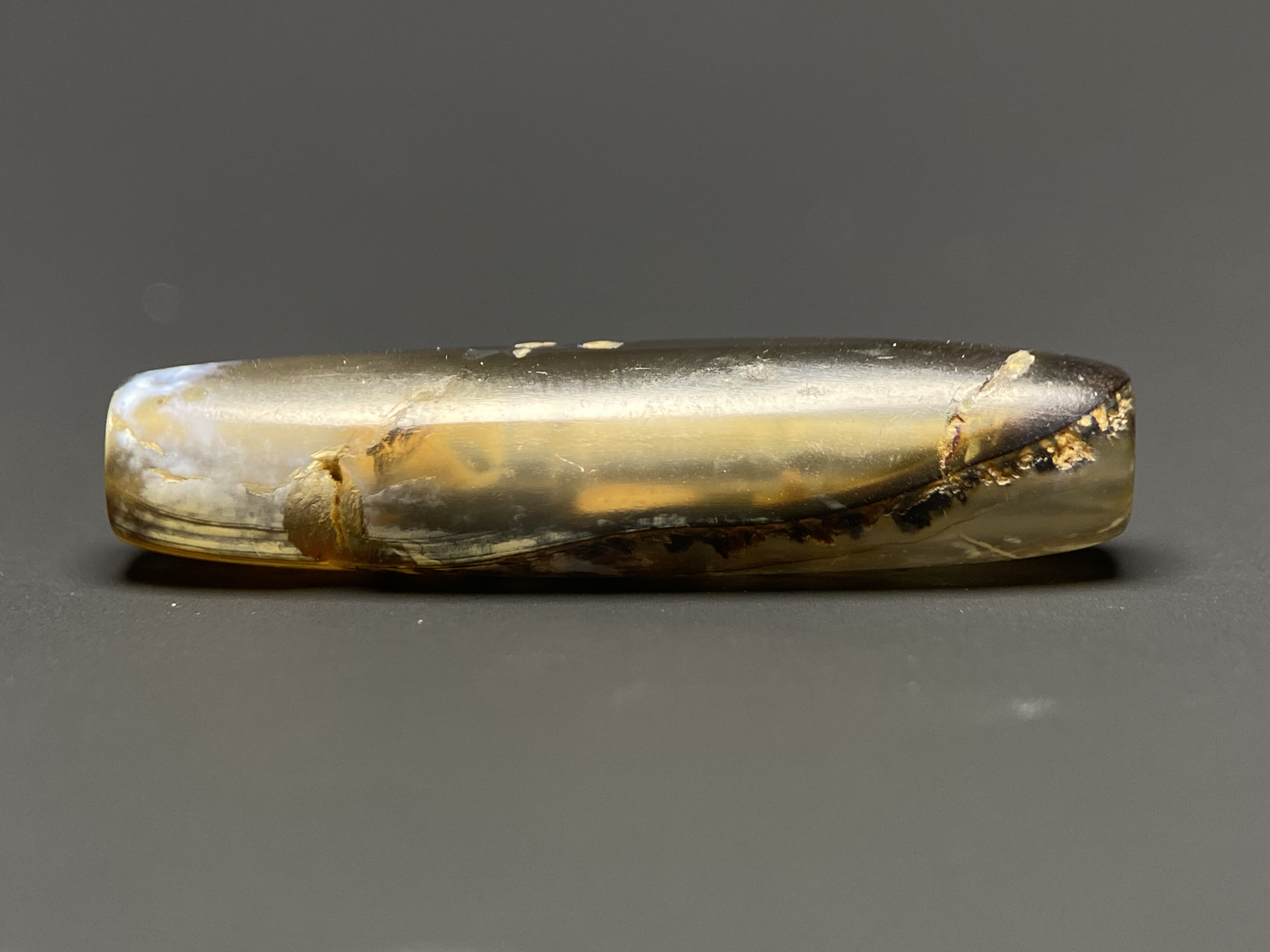 乌尔管珠32.9*8mm