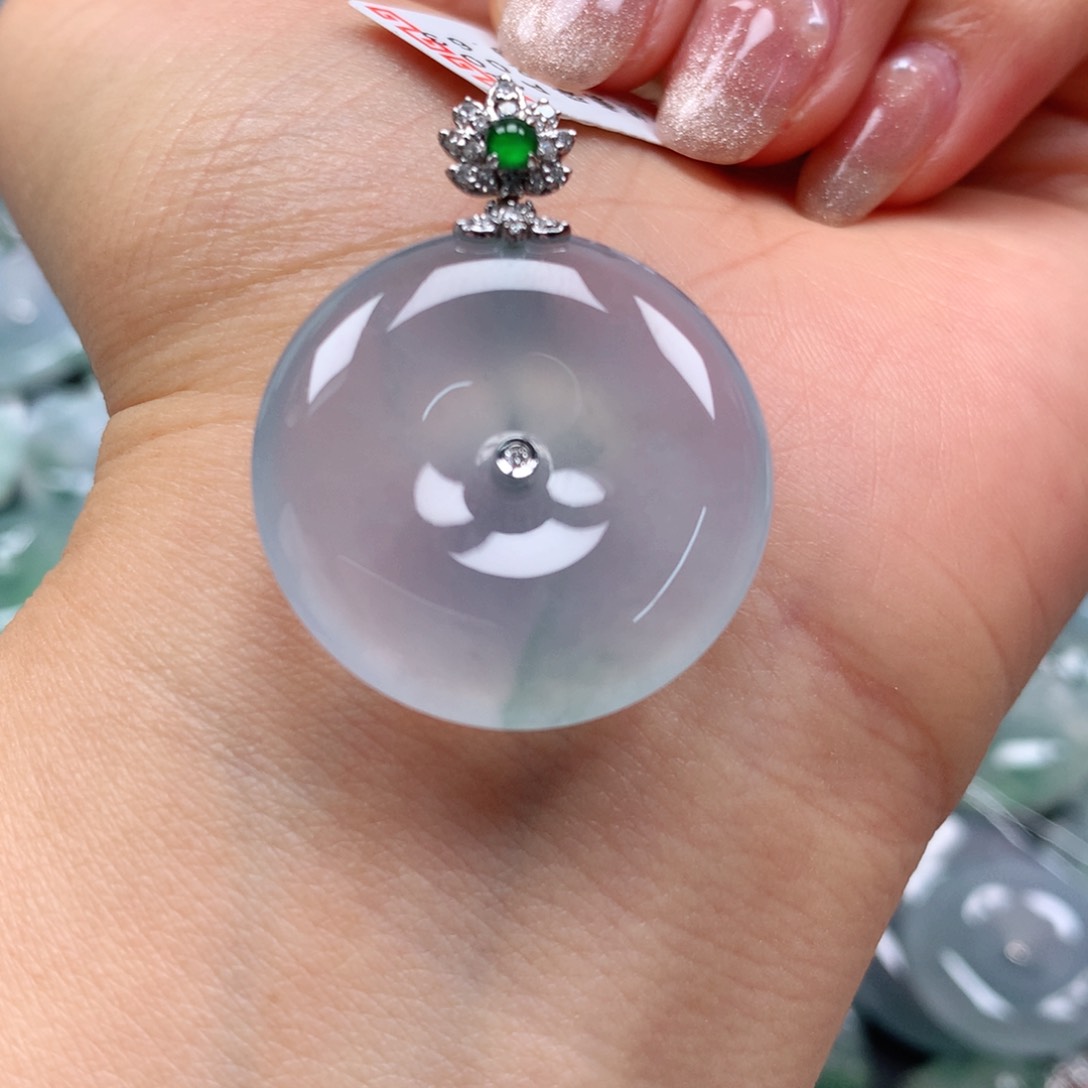 翡翠颈饰18K金镶嵌垚*垚天然翡翠