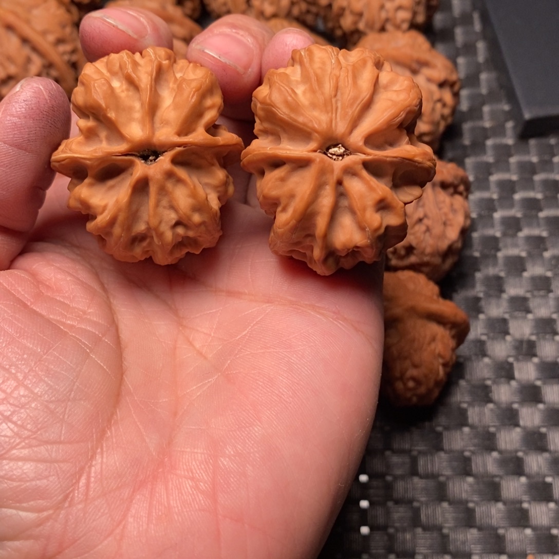 V***.吊坠文玩核桃平谷方块