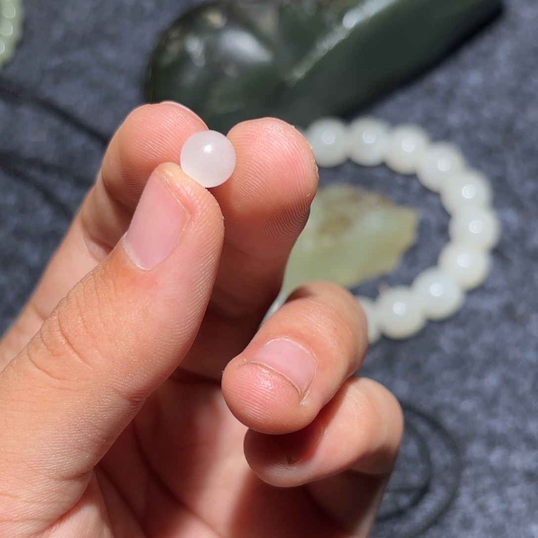 L****和田玉未镶嵌手链