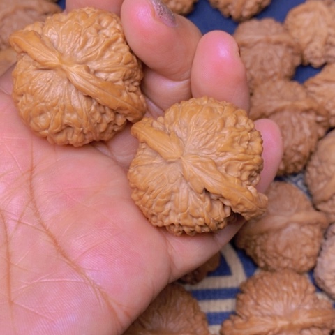 【闪购商品】文玩核桃吊坠依**你白狮子42