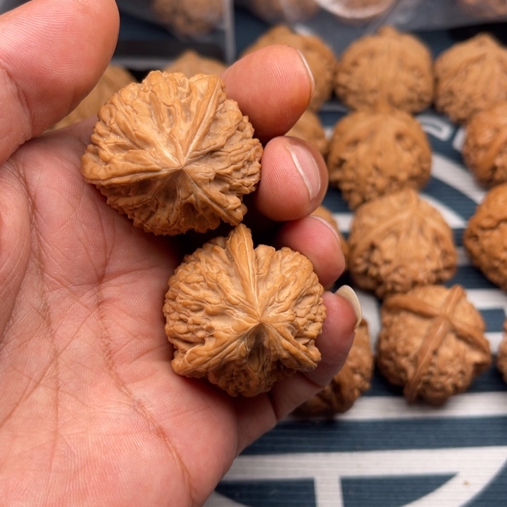 文玩核桃吊坠墨*干三棱