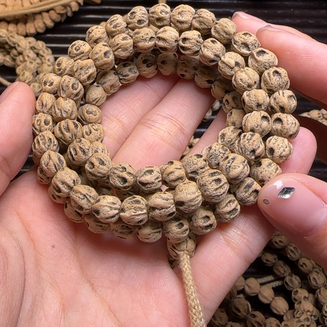 柏香籽/百香籽吊坠苦*：