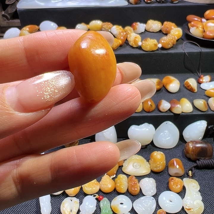 背***抱和田玉（子料）未镶嵌吊坠(不含链)