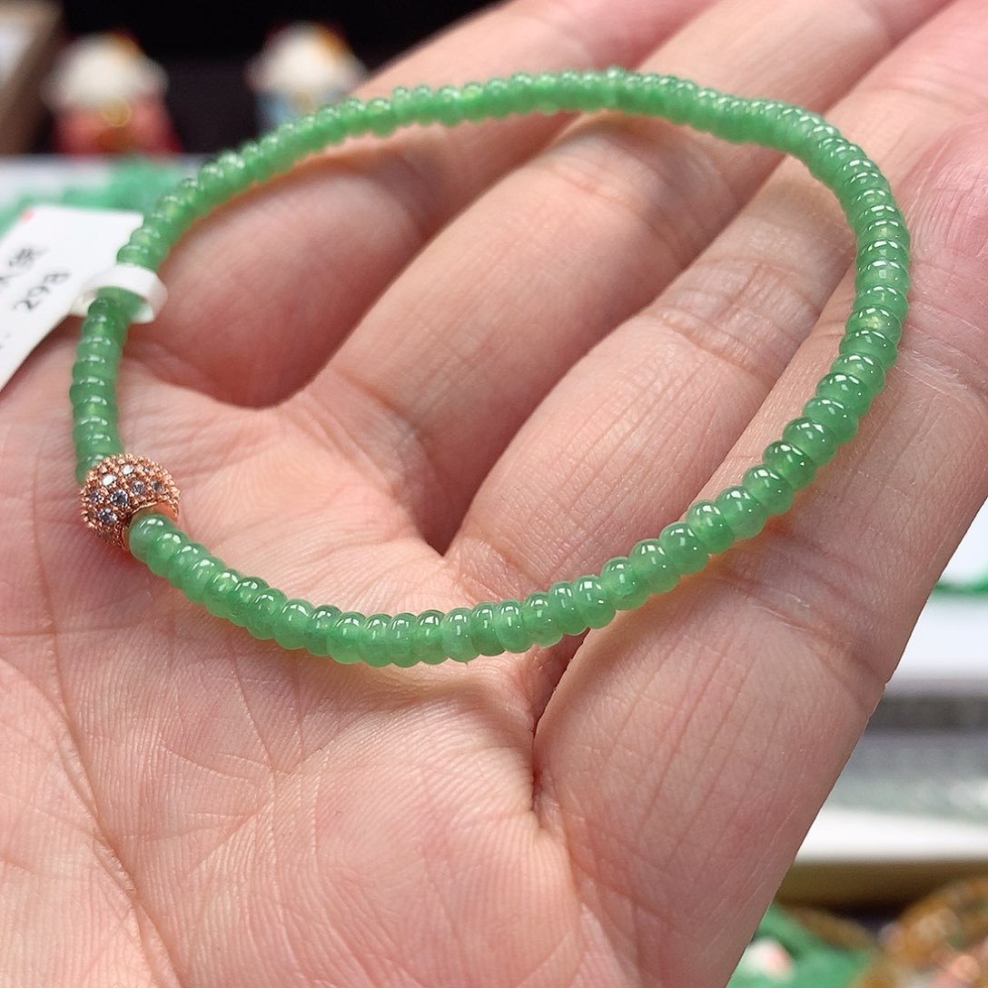 翡翠手链未镶嵌翡翠