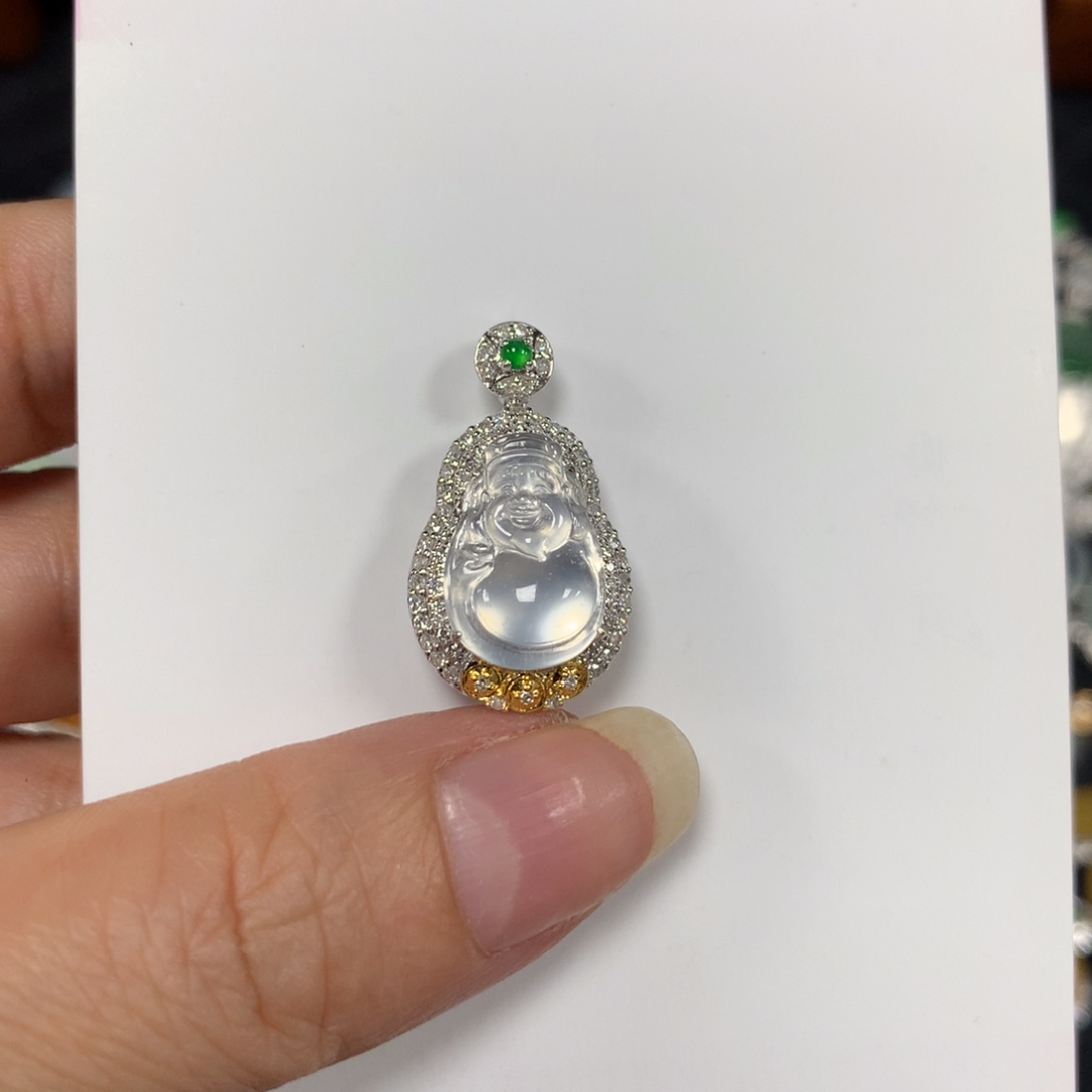 翡翠18K金镶嵌颈饰白冰财神