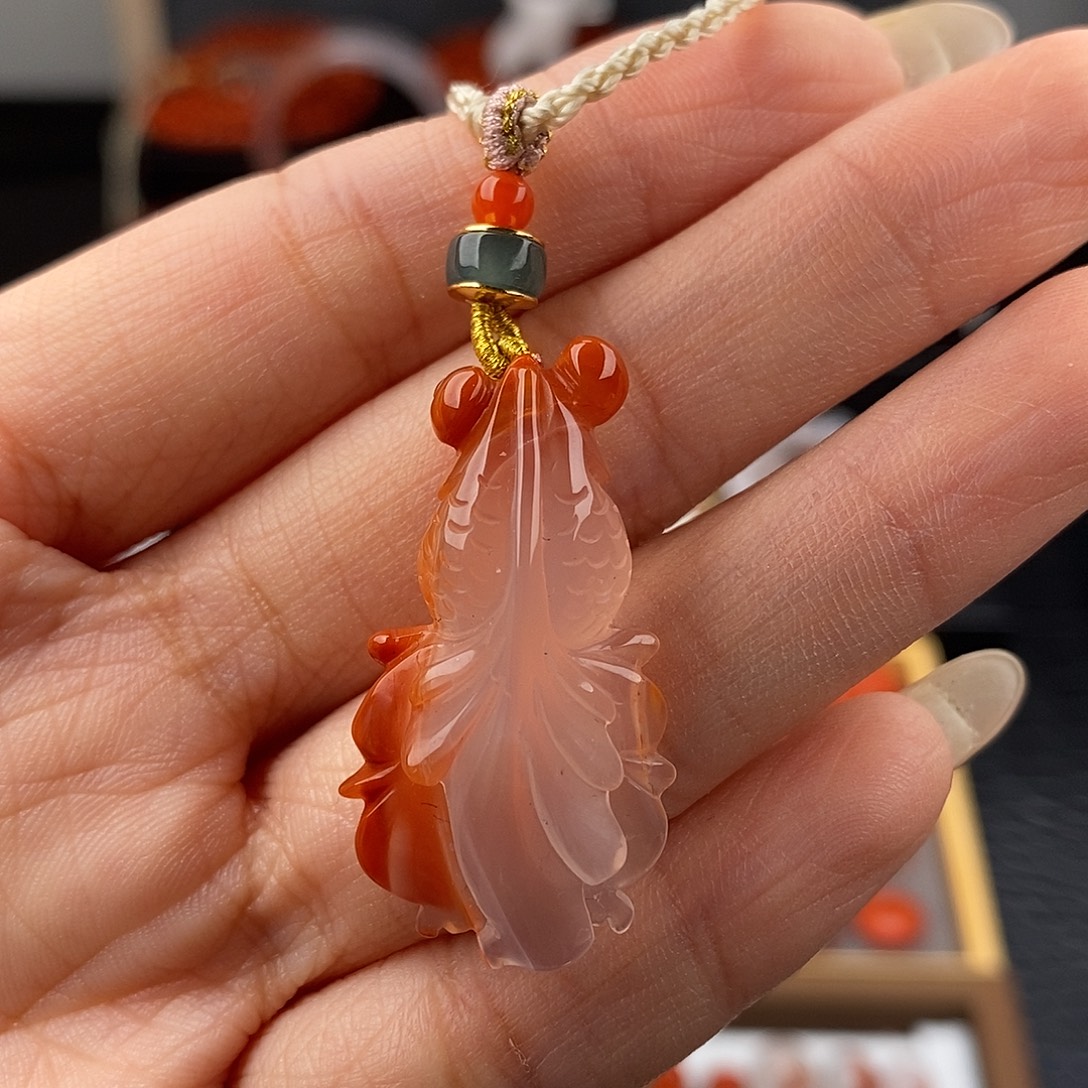 南红玛瑙未镶嵌四川凉山金鱼吊坠