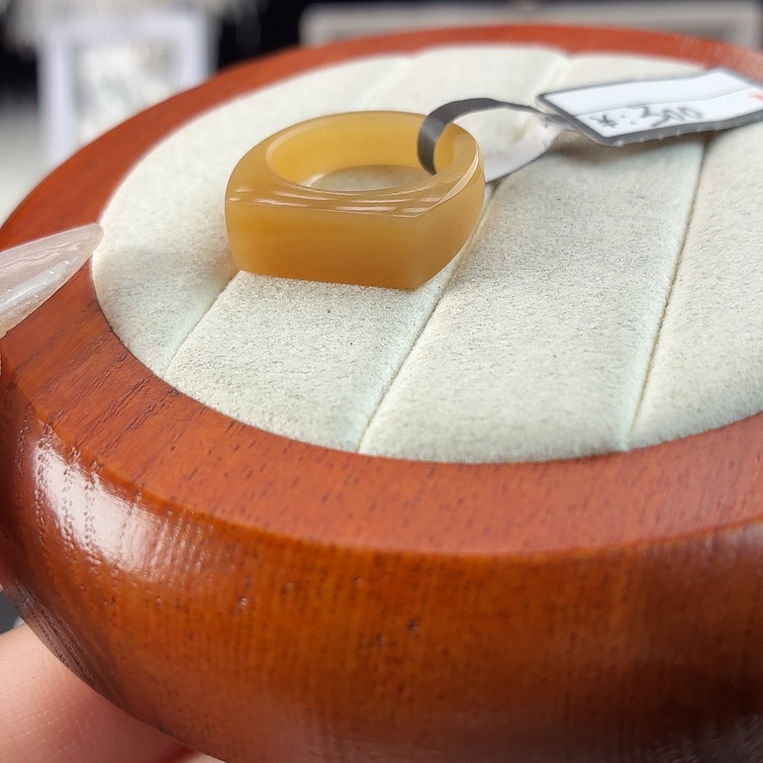 和田玉未镶嵌戒指r32亮橘糖马鞍16.2