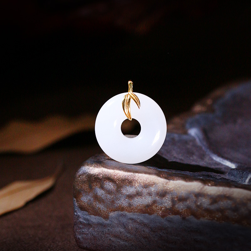 和田玉白玉吊坠【5746MV】