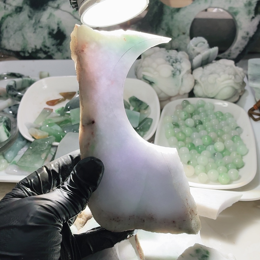 翡翠未镶嵌颈饰边角料