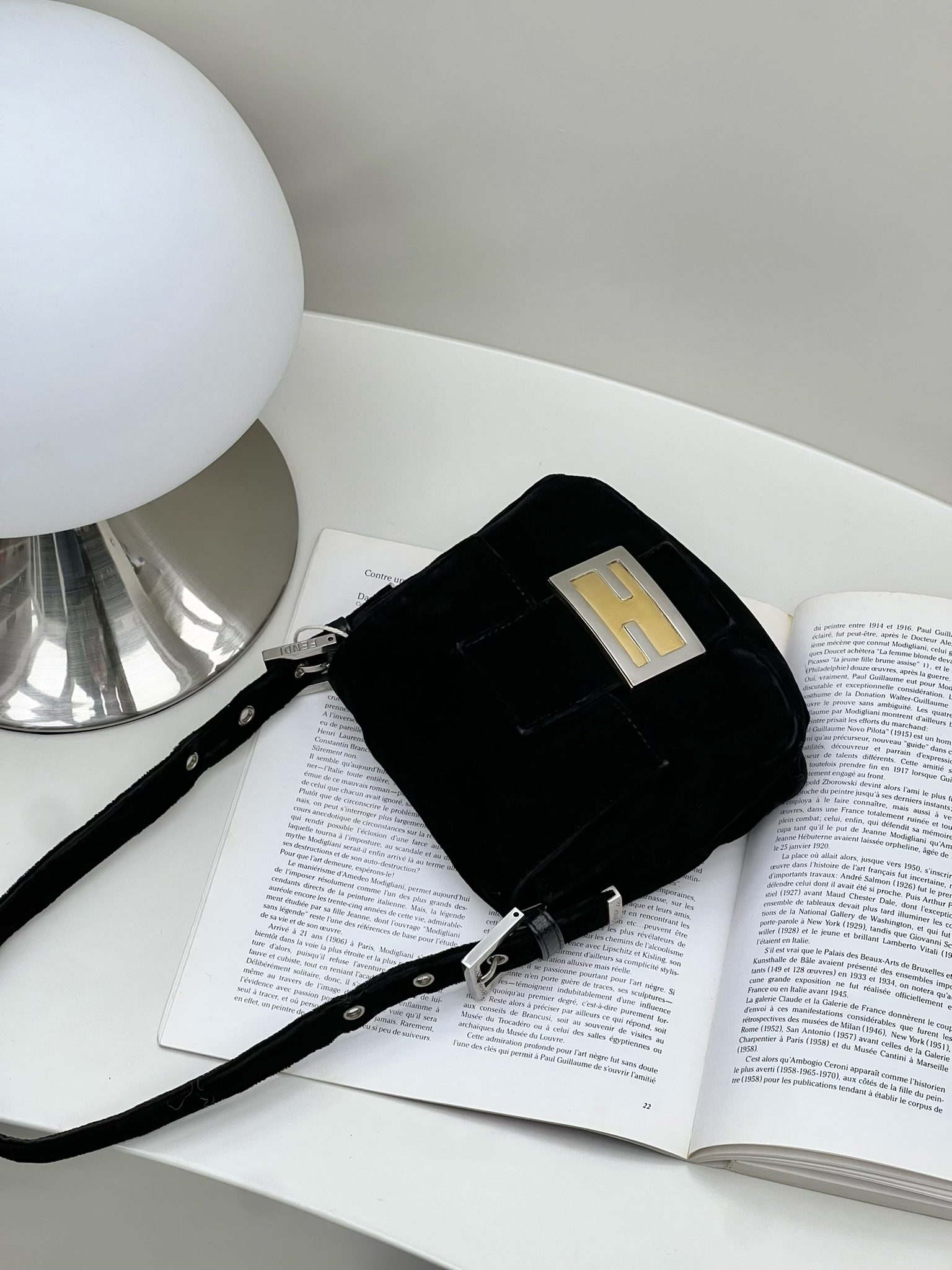 95新 FENDI/芬迪 觅时/丝绒双色扣小胖丁/113776