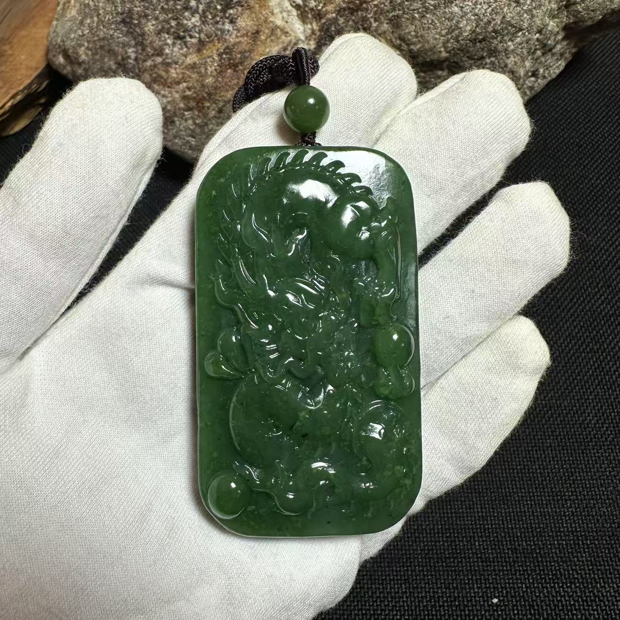和田玉碧玉精雕生肖龙吊坠男女款玉石菠菜绿龙行天下玉挂件玉龙牌