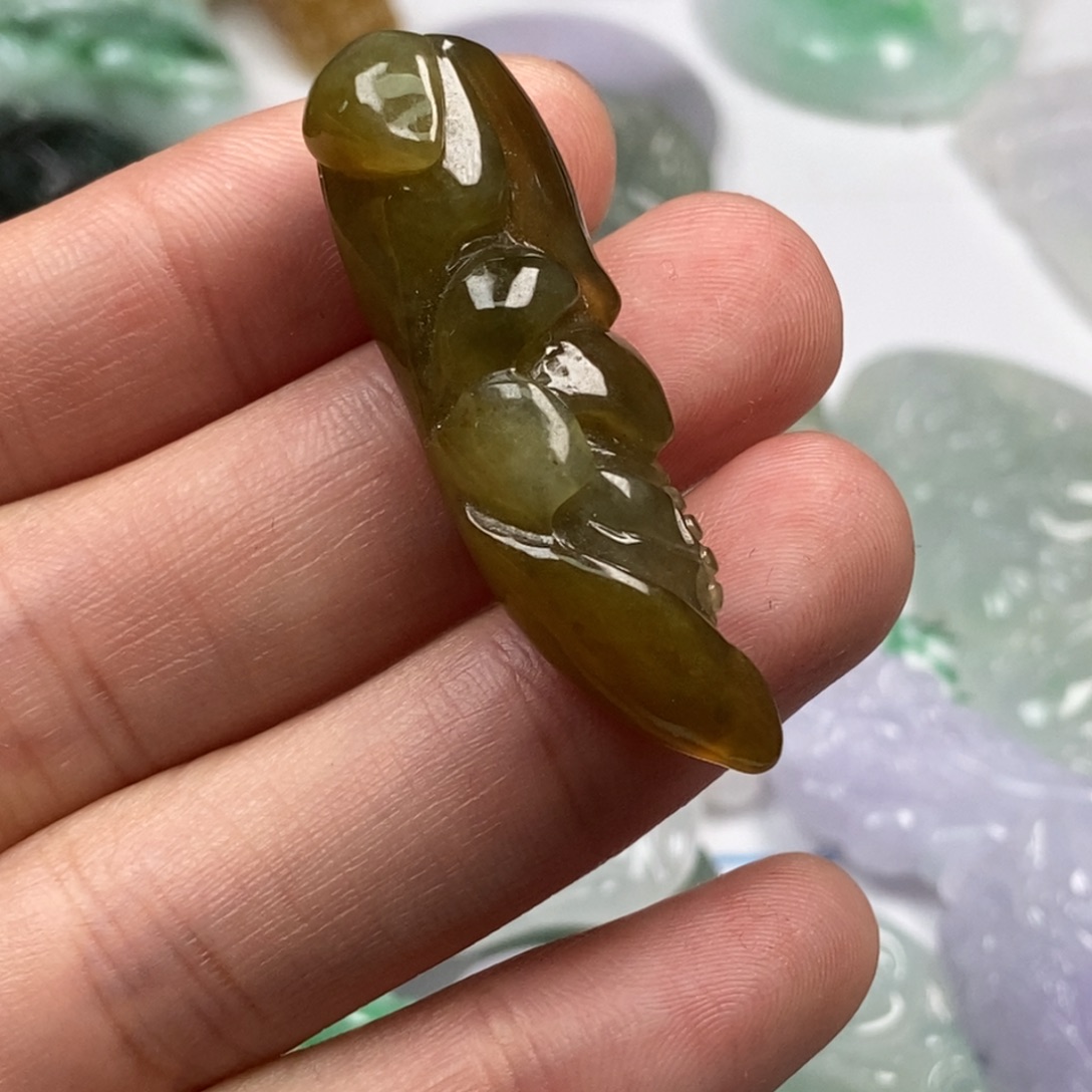 翡翠未镶嵌颈饰翡翠