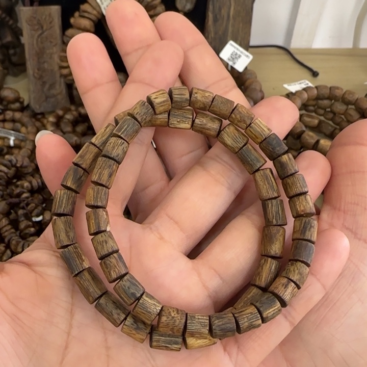 沉香手串乌身多样性发货一条