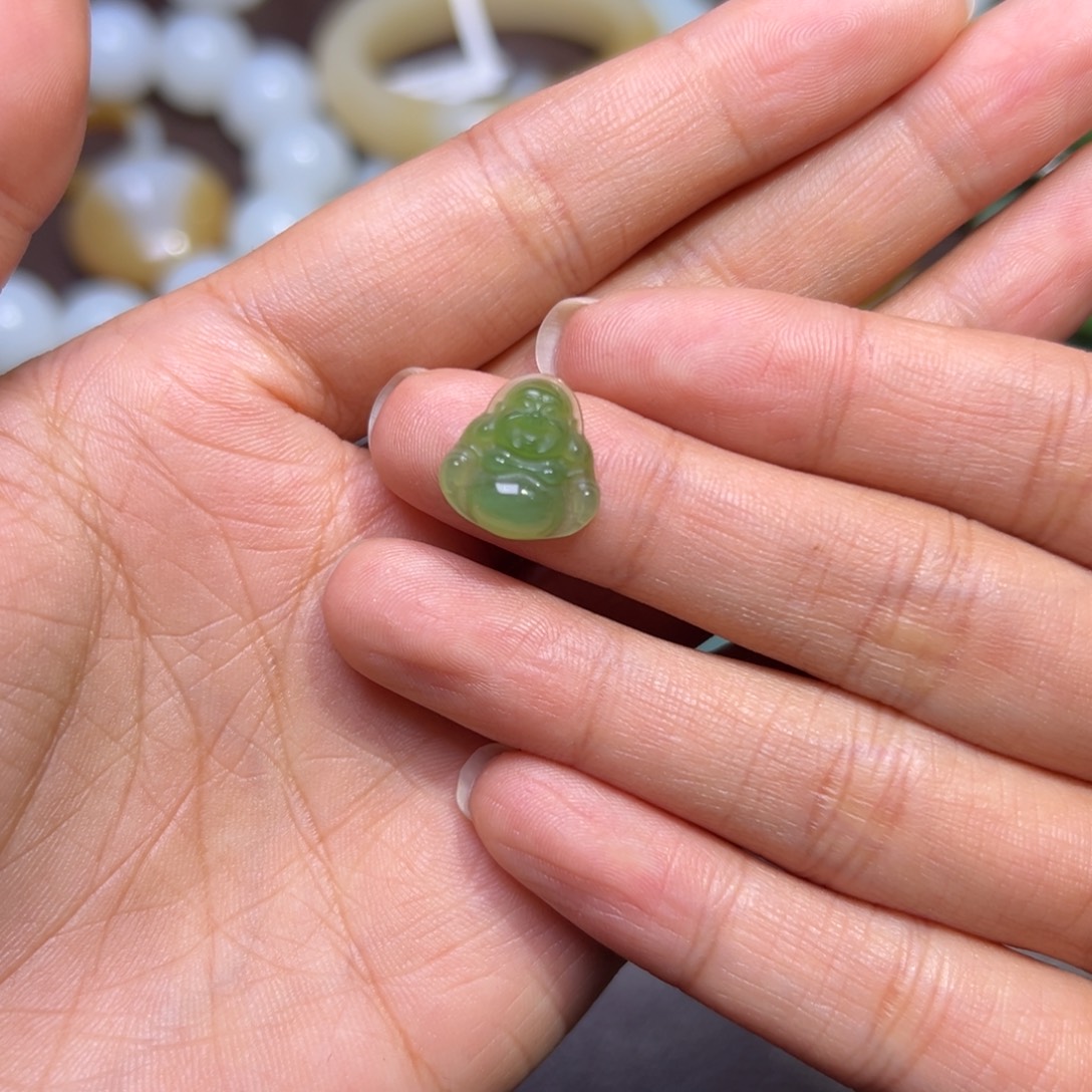 和田玉未镶嵌车挂