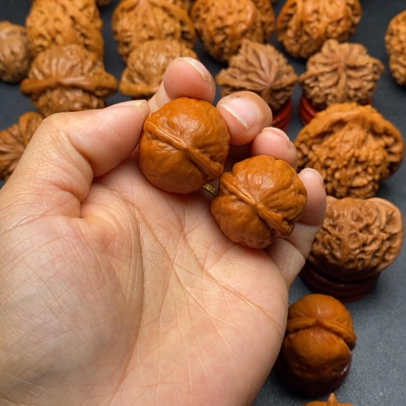 【闪购商品】文玩核桃把件瓷娃娃