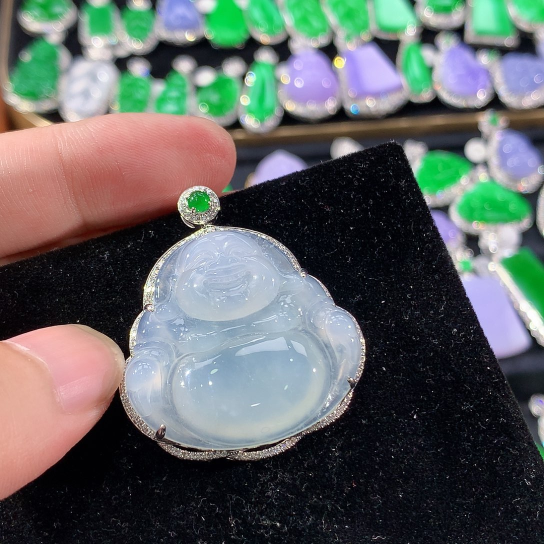 翡翠18K金镶嵌颈饰