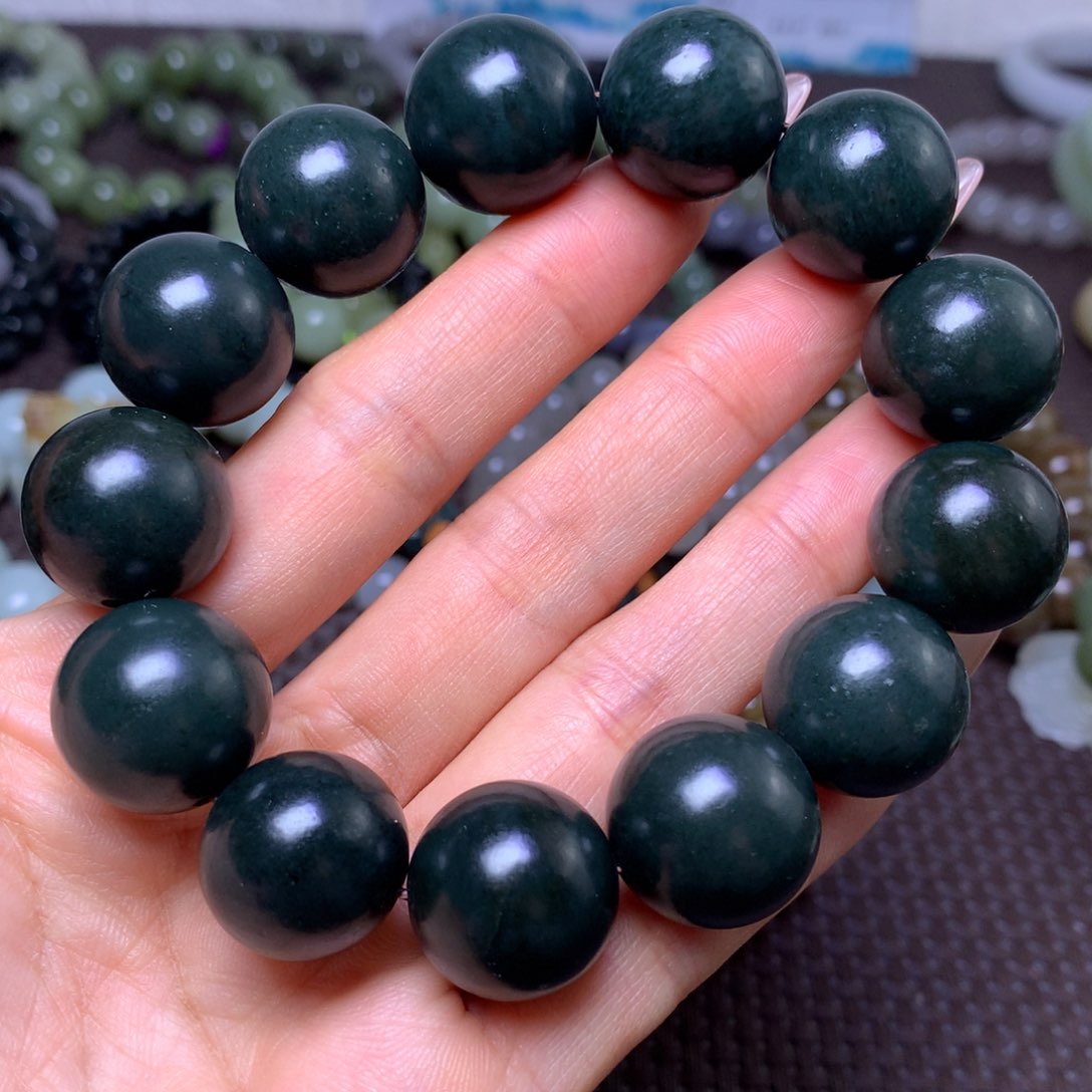 未镶嵌手串和田玉卡18