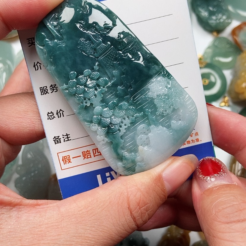 【闪购商品】翡翠颈饰未镶嵌山水