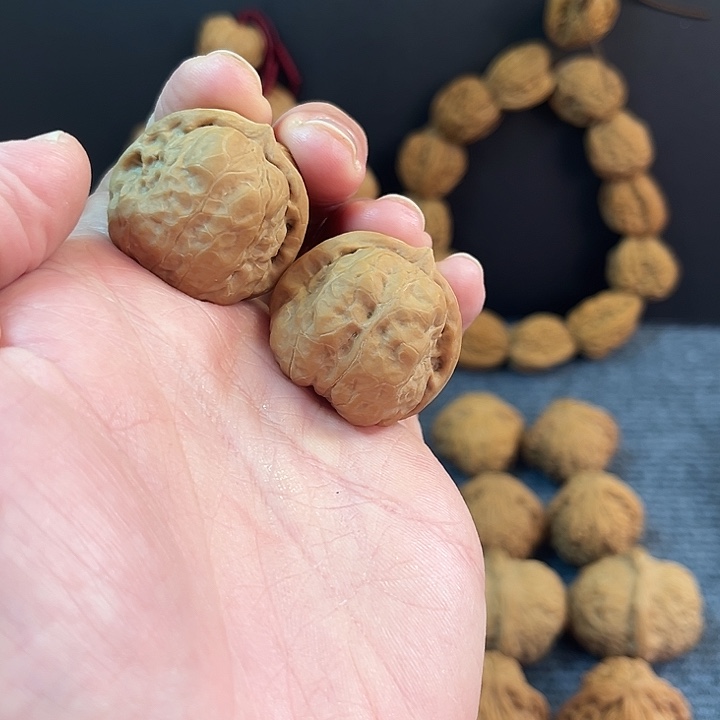 文玩核桃把件蛤蟆头手捻34尺全品