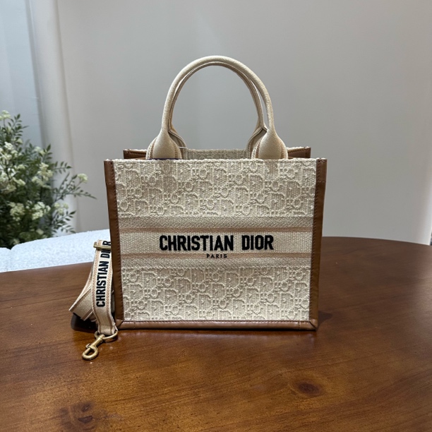 99新 DIOR/迪奥 度假系列新款小号焦糖tote US57525