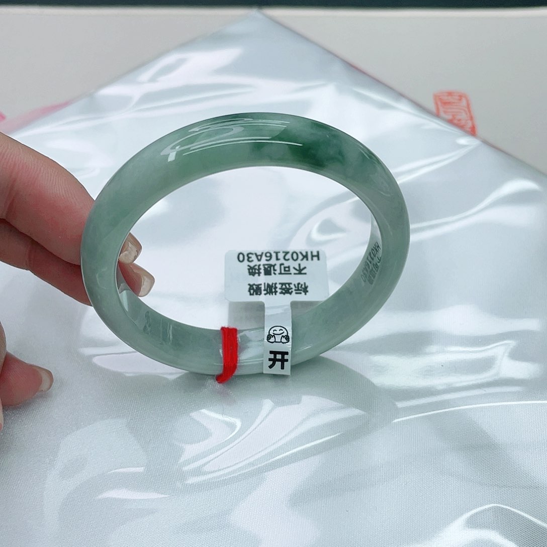 翡翠手镯未镶嵌正52.6