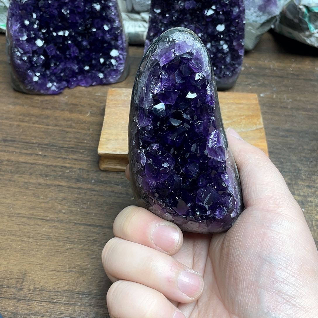 紫晶大型摆件（非配饰）未镶嵌