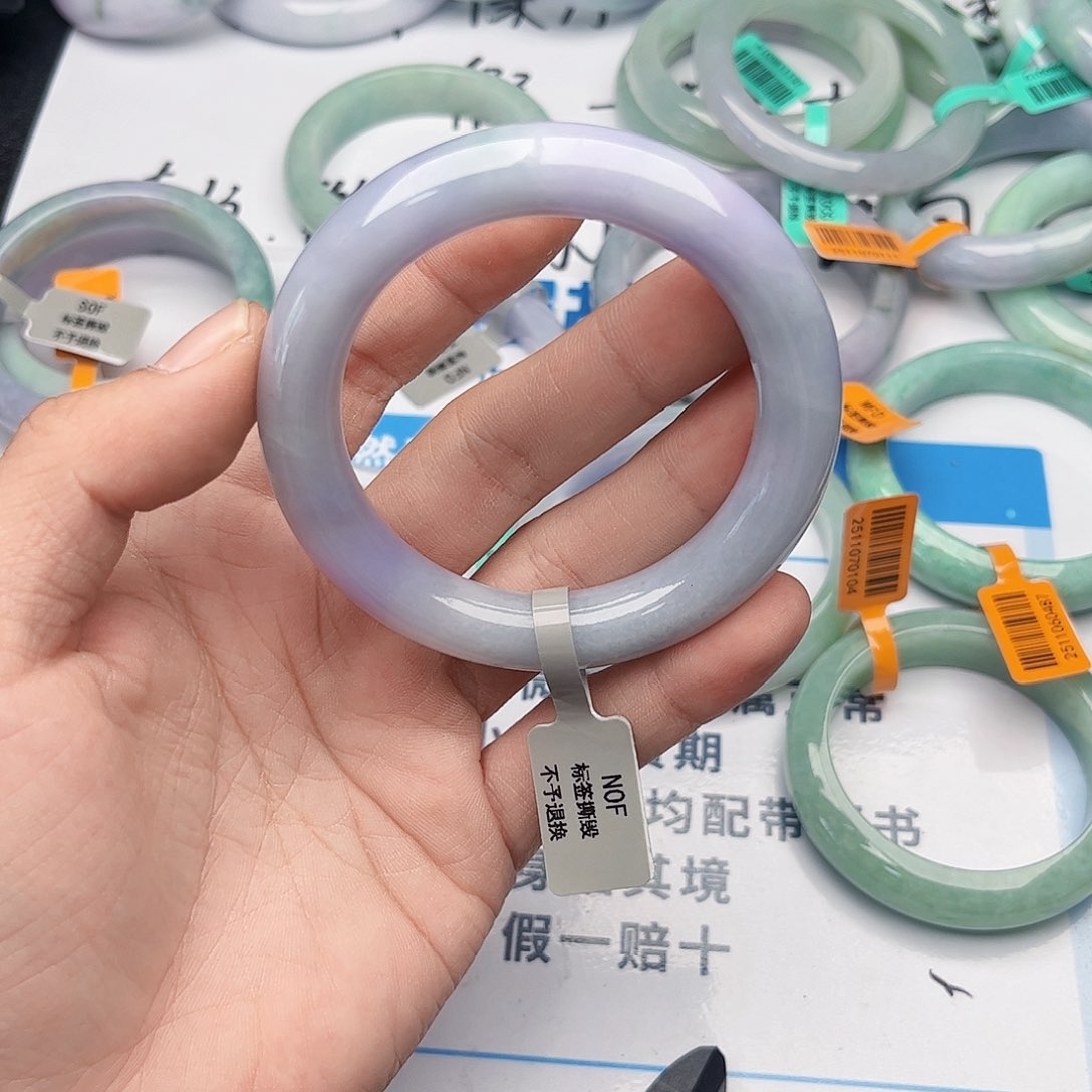 未镶嵌手镯翡翠5556。177
