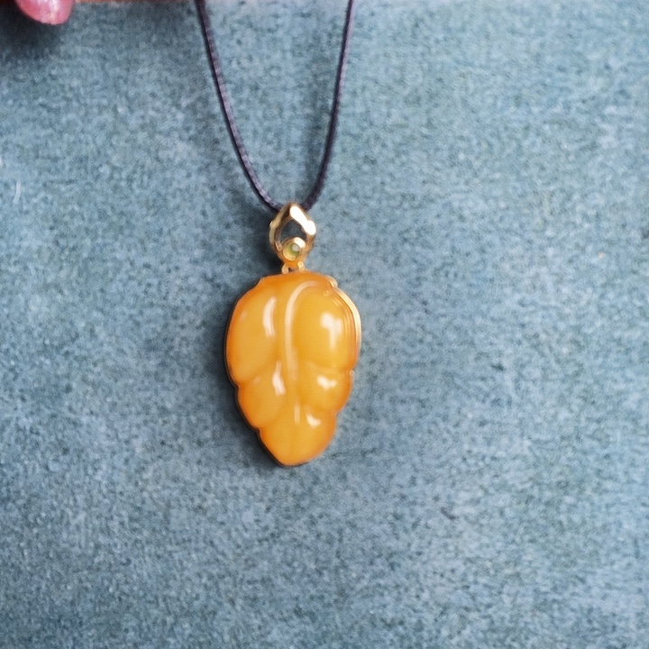 蜜蜡银S925镶嵌颈饰吊坠