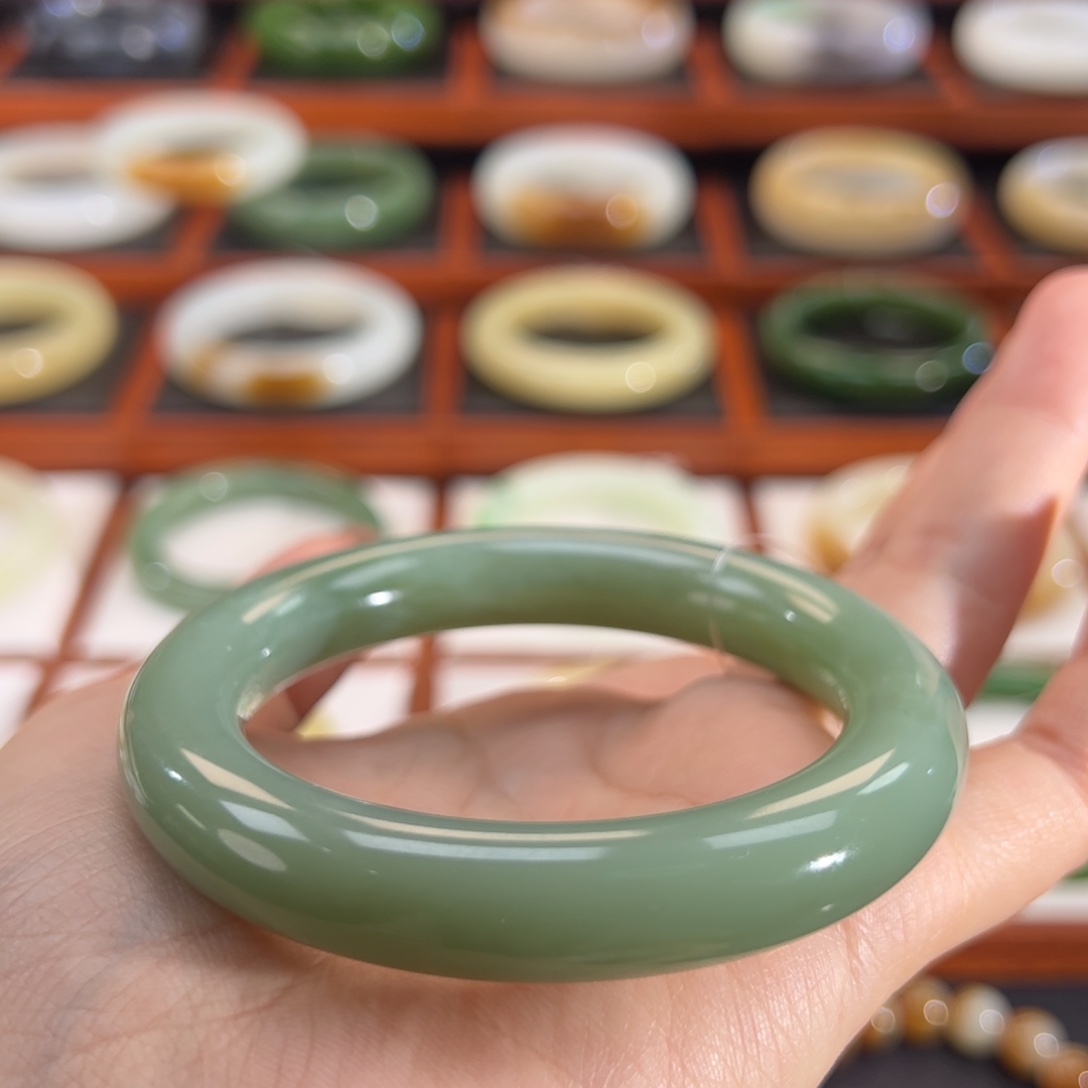 和田玉（碧玉）未镶嵌手镯福利冰粉青