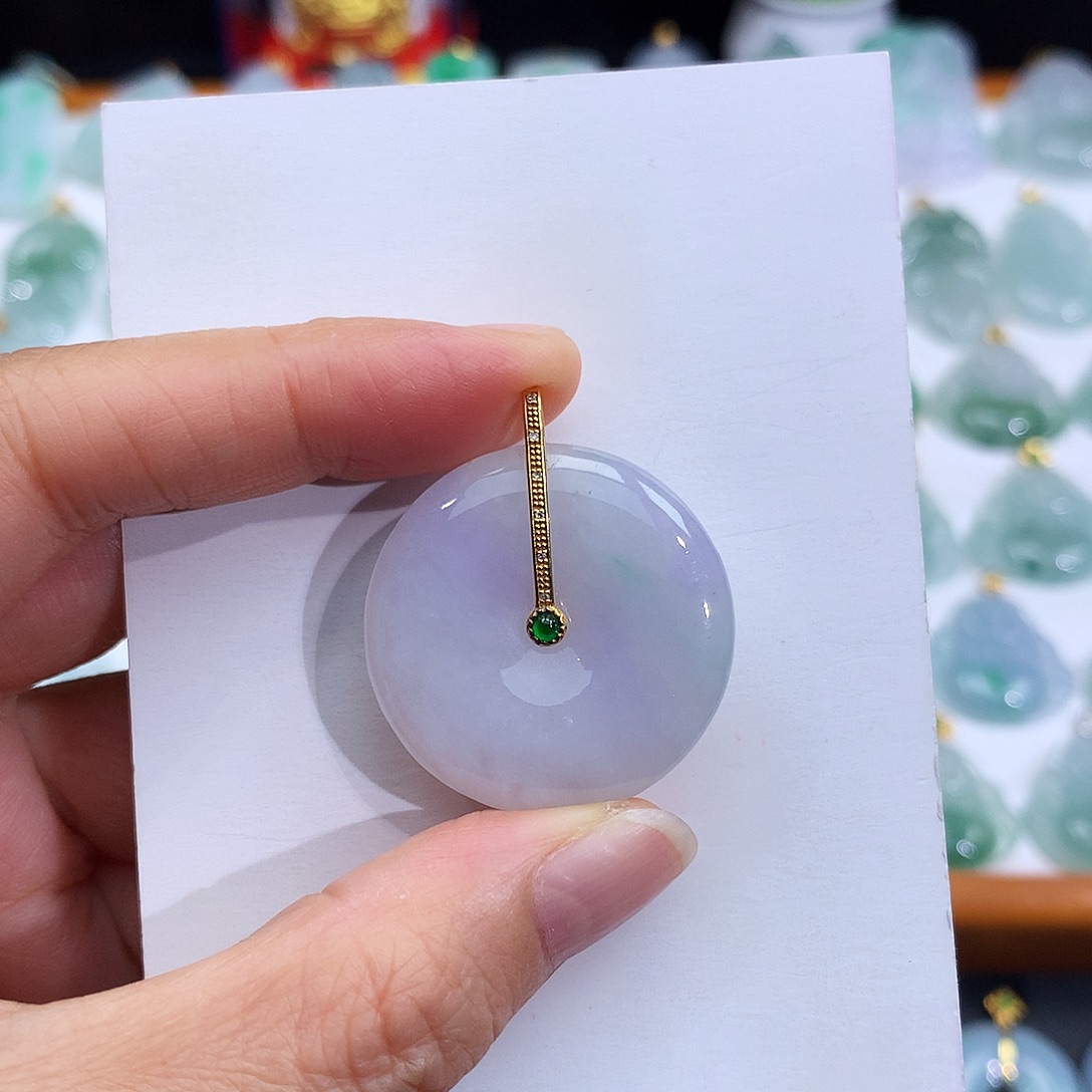 翡翠18K金镶嵌颈饰翡翠吊坠