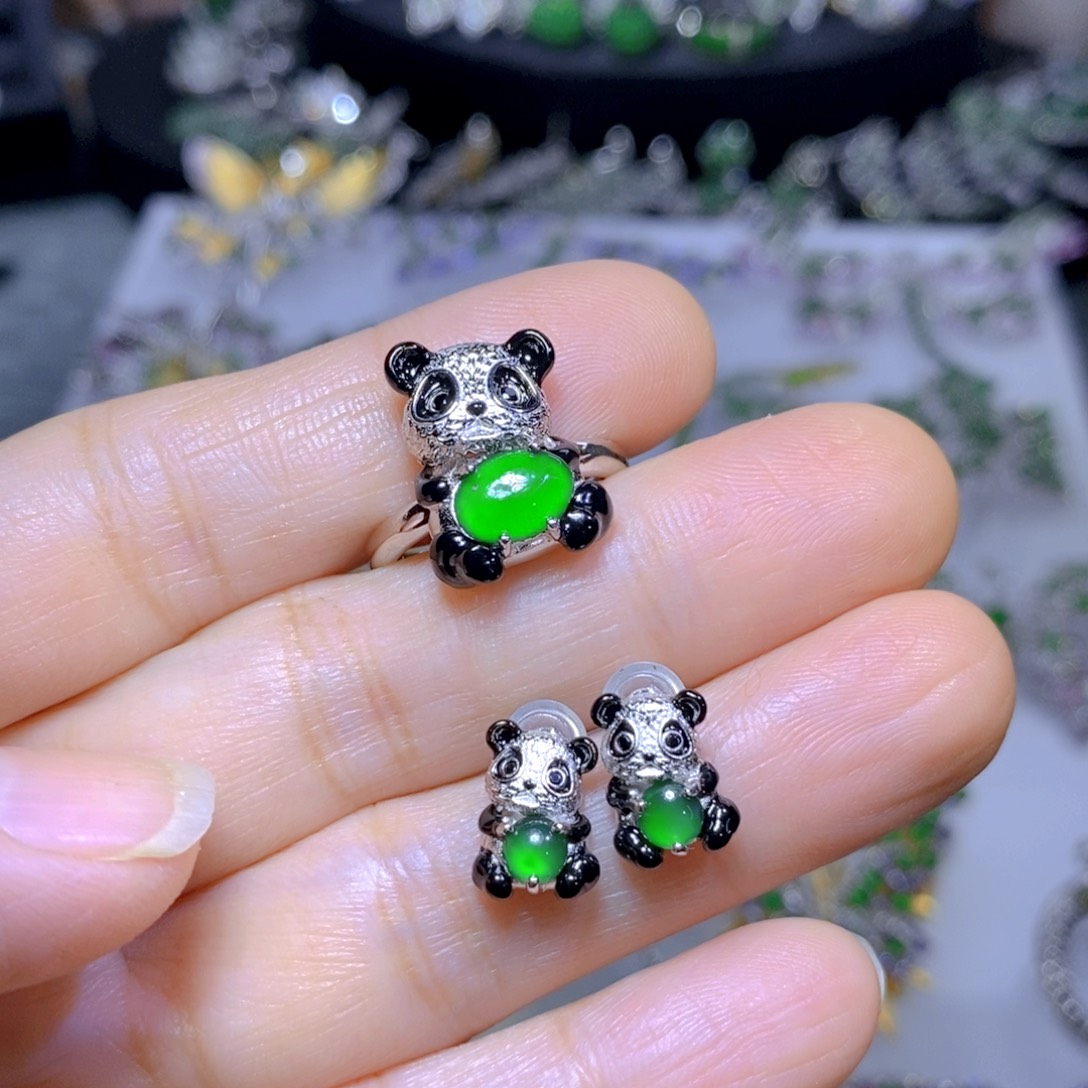 翡翠颈饰银S925镶嵌天然翡翠