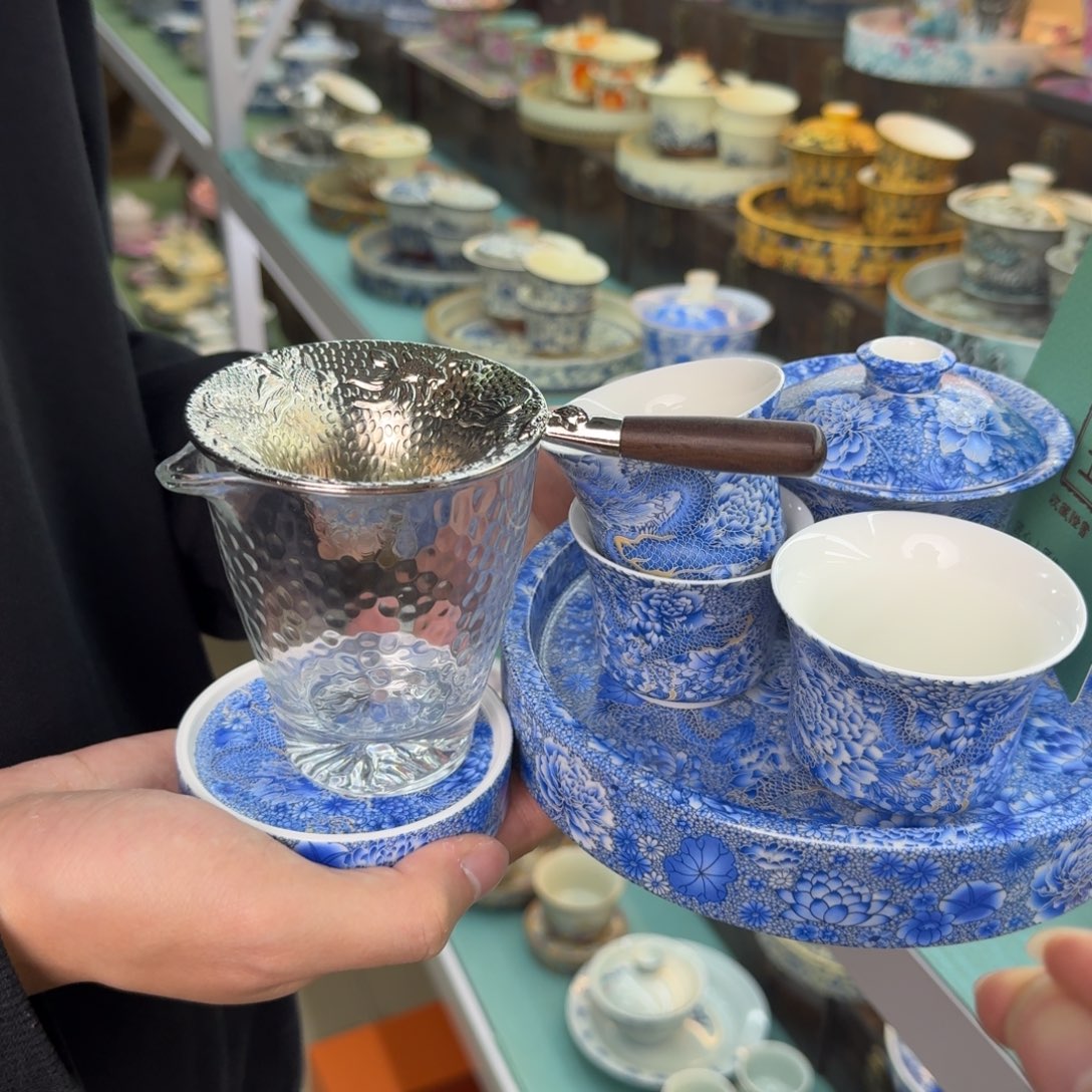 祝我们成为更好的人