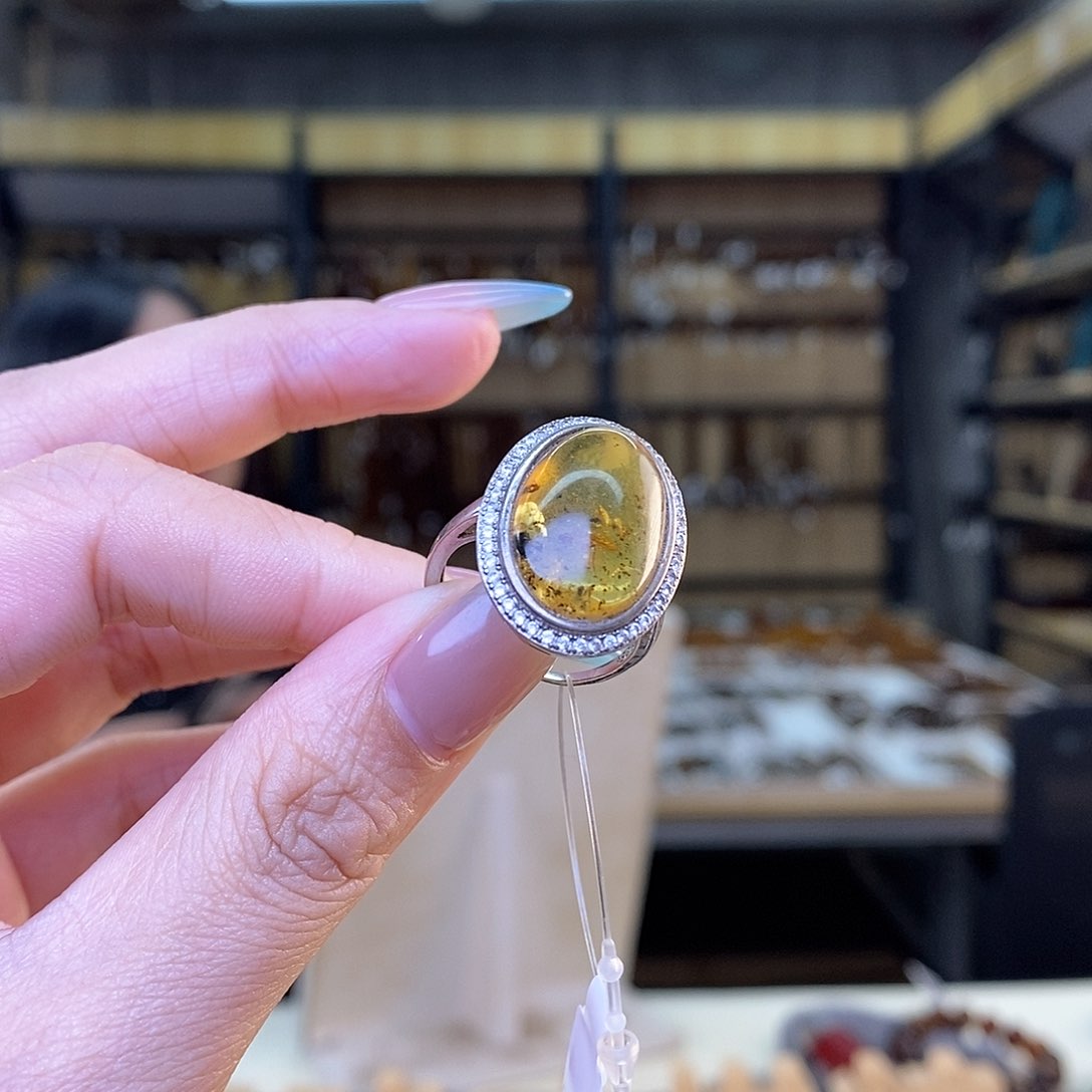 未镶嵌琥珀裸石抚顺琥珀虫珀