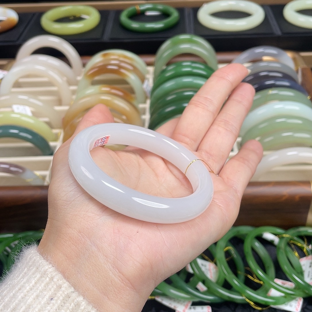 和田玉未镶嵌手镯-脂白