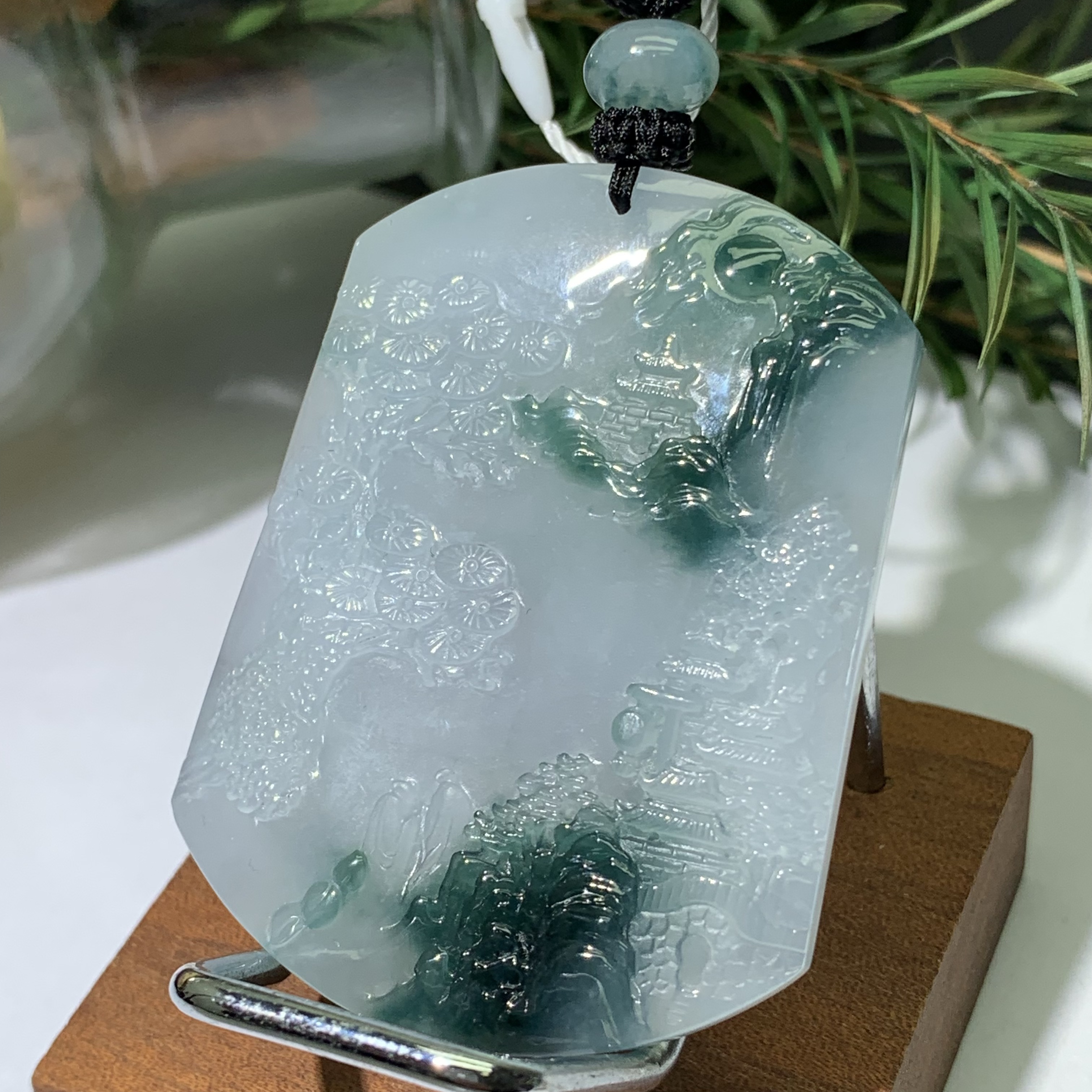 缅甸天然A货翡翠山水牌吊坠  冰种飘花俏色精雕  基地质检