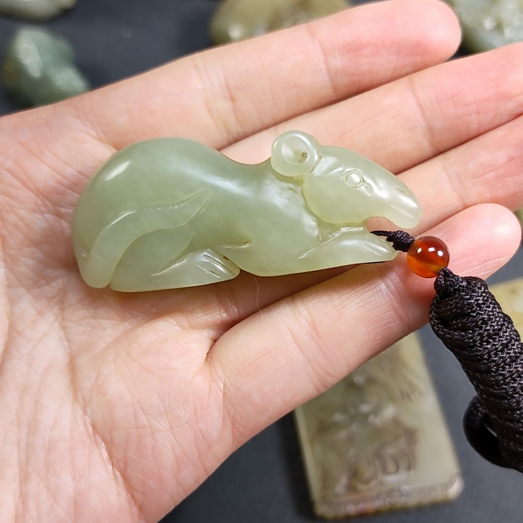 和田玉颈饰未镶嵌