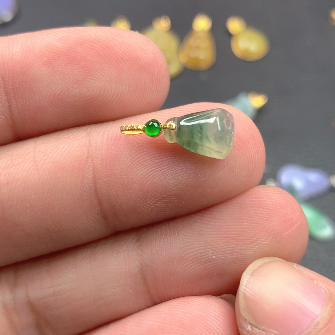 【闪购商品】颈饰18K金镶嵌翡翠孜*翡翠