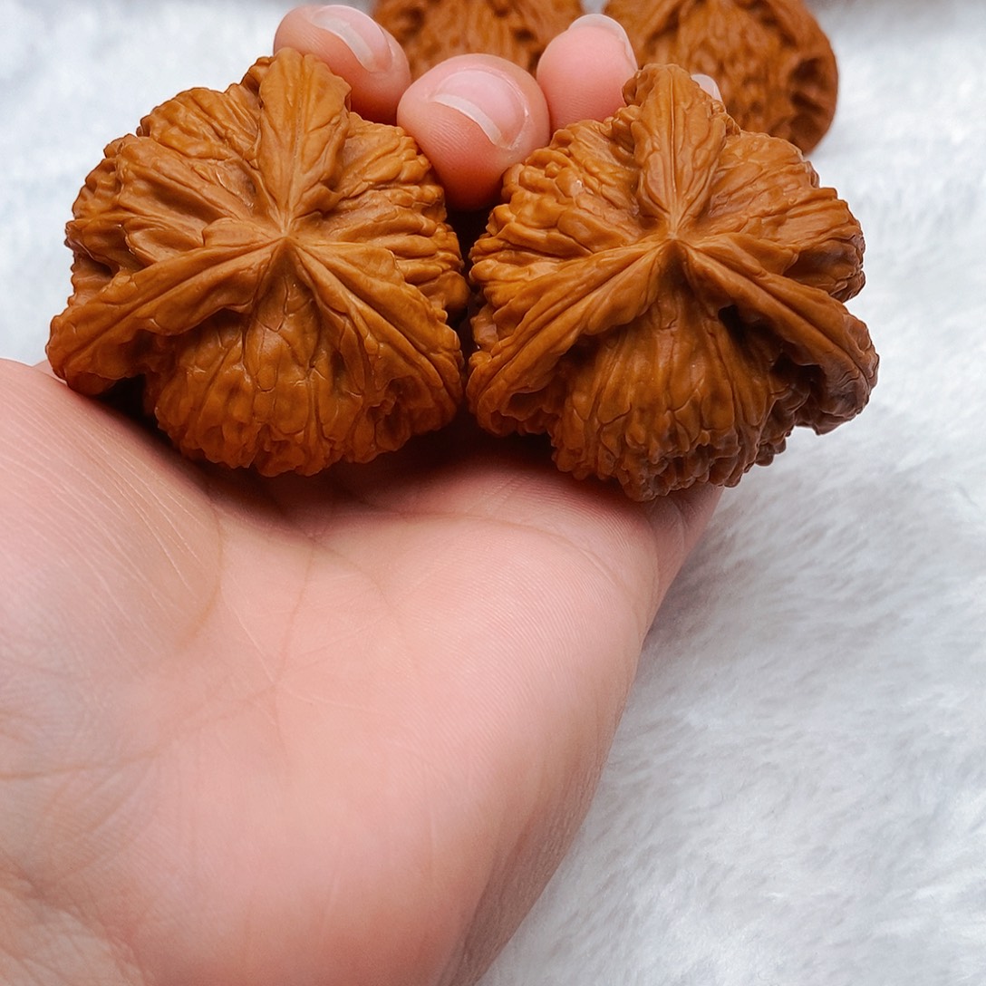 帝***道吊坠文玩核桃三棱