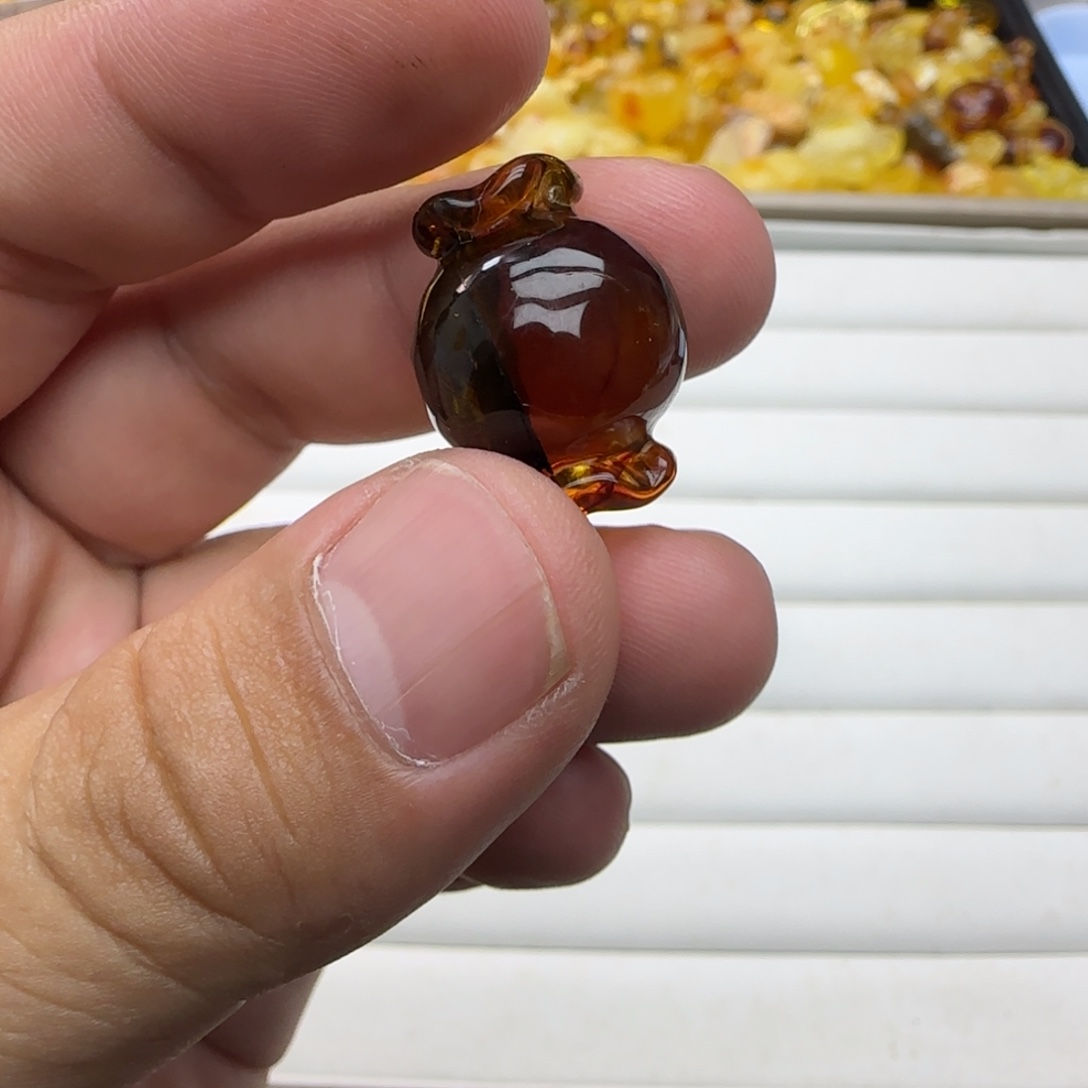 琥珀未镶嵌裸石3.18克