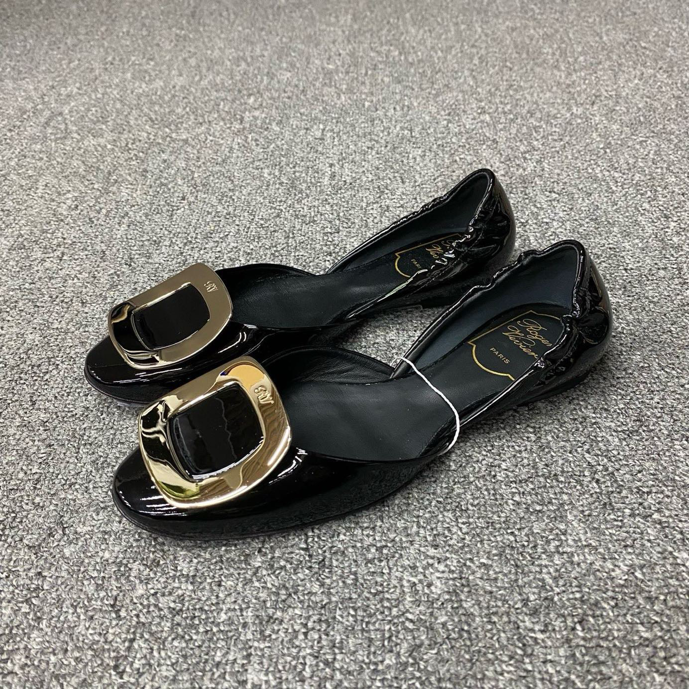 未使用 Roger Vivier/罗杰·维威耶 全新/35.5码/平底鞋/BF01408
