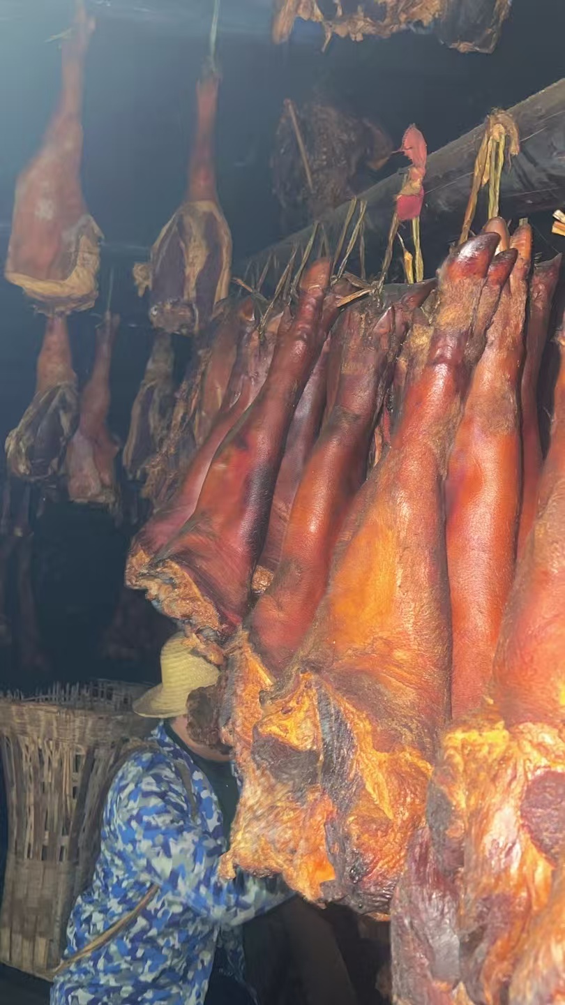 重庆巫溪正宗柴火烟熏腊猪脚农家粮食土猪肉一物一拍